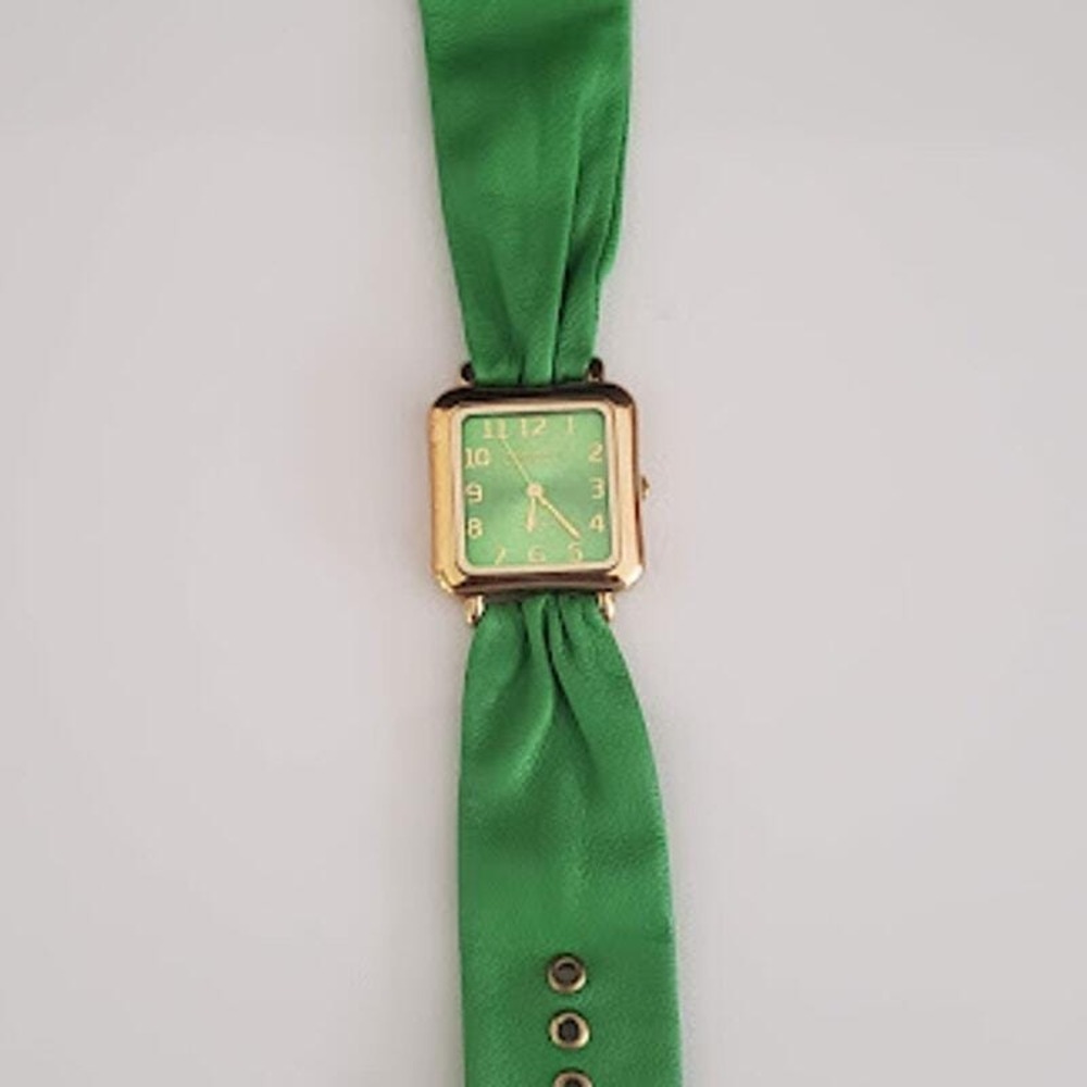 Joan Rivers Classics Green Leather Band Square Gold Tone Quartz Watch Running - Picture 6 of 10